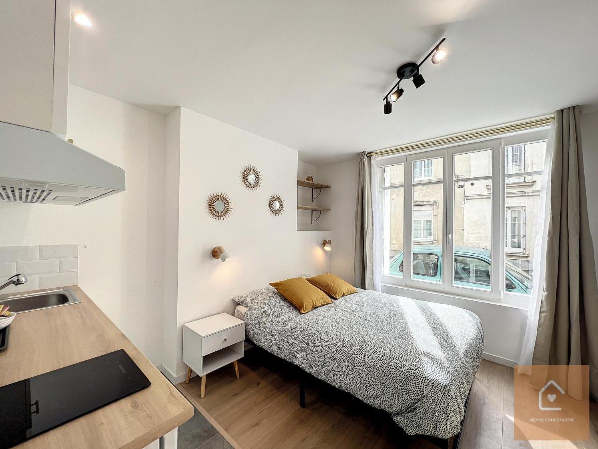 Les Studios D'Elina - Entree Autonome Châtellerault Buitenkant foto