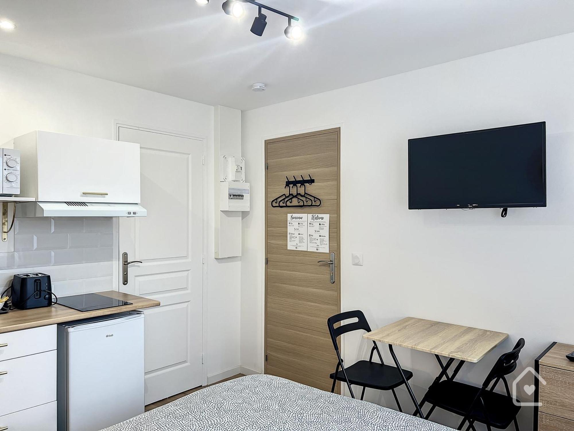 Les Studios D'Elina - Entree Autonome Châtellerault Buitenkant foto